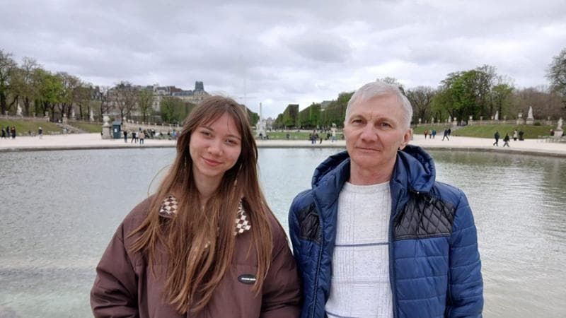 Aleksej Moskaliov e la figlia Masha: “Scappati dalla Russia con il disegno per la pace in Ucraina” 2