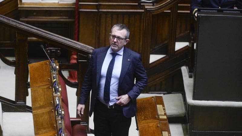 Caso Delmastro: l'appuntamento dal notaio, le sovrapposizioni temporali e la società a responsabilità limitata non dichiarata in Parlamento. 2