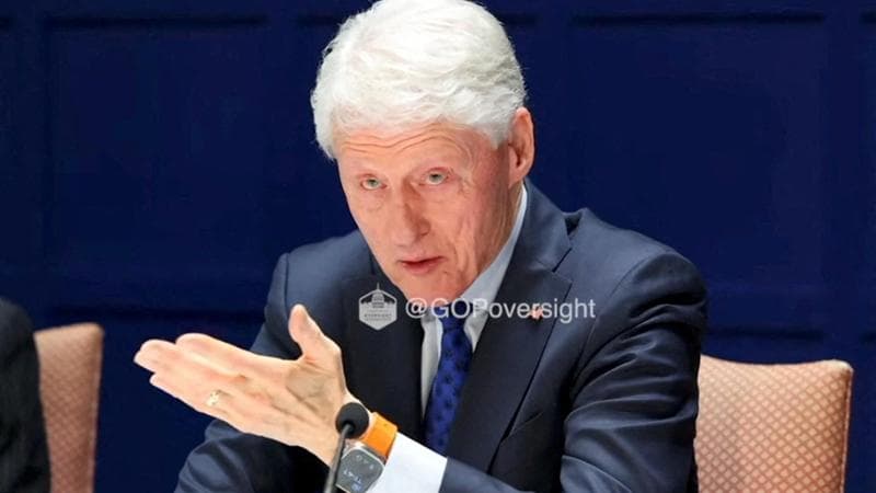 Clinton: “Donald mi ha confidato di aver trascorso piacevoli momenti con Epstein” 1