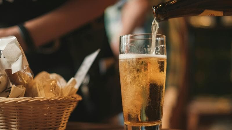 Consumare una birra, brindando al clima: la bevanda si arricchisce di CO₂ proveniente dal parcheggio. 2
