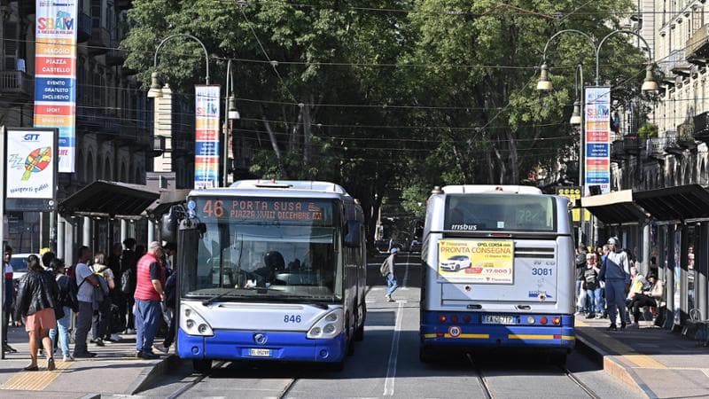 Eurostat: il 70% degli italiani evita l'autobus. Il costo del traffico ammonta a 34 miliardi. 2