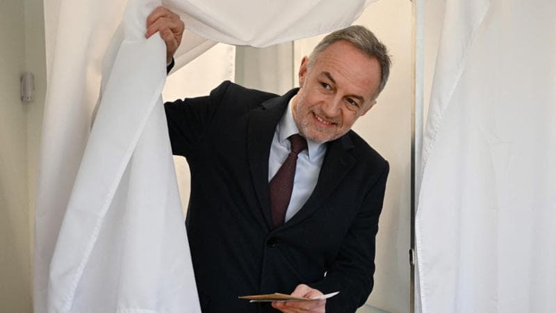 Francia, le alleanze si bloccano a Parigi e Marsiglia: i socialisti si oppongono a Mélenchon. 2