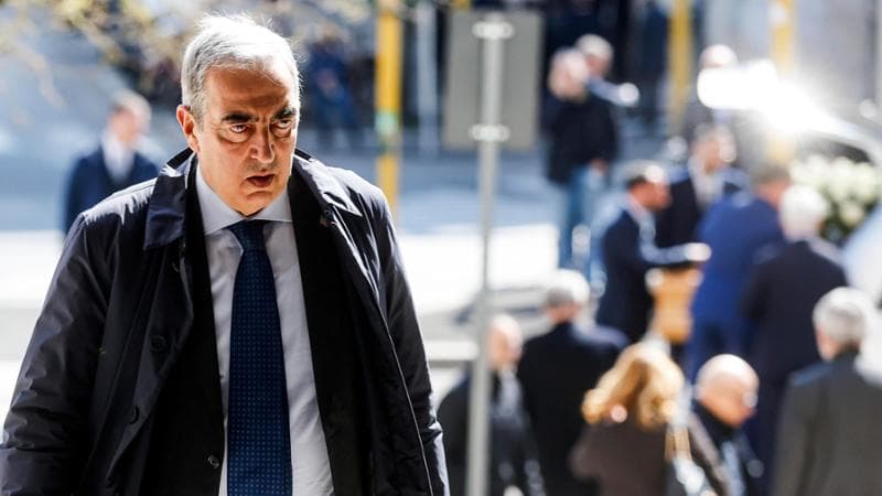 Gasparri rinuncia alla carica di capogruppo di Forza Italia al Senato. 2