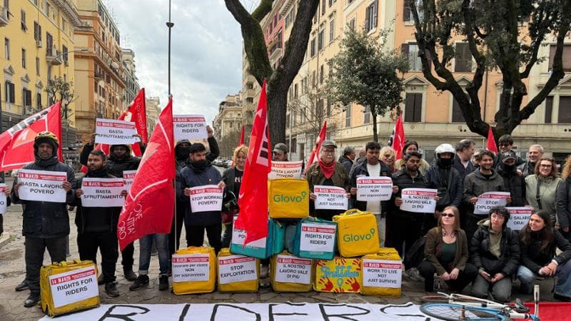 I fattorini manifestano in piazza per i diritti lavorativi. "Chiediamo un contratto e tutele" 3