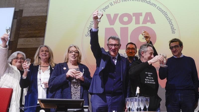 I giudici. Nei palazzi di giustizia si intona Bella ciao. Parodi si dimette dall'Anm. 2