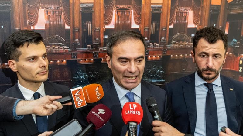 I vannacciani respingono la fiducia del governo riguardo al decreto sulle bollette. I vannacciani respingono la fiducia del governo riguardo al decreto sulle bollette. 1