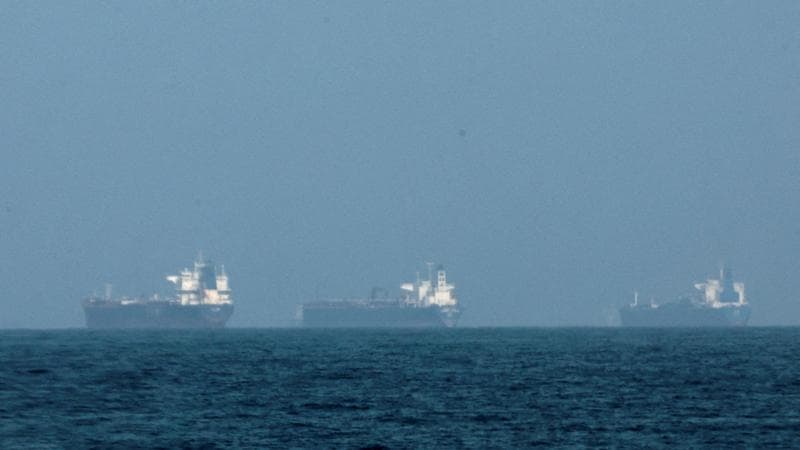 Il controllo dello stretto di Hormuz da parte dei pasdaran dura da 40 anni, rappresentando una minaccia per le flotte navali. 1