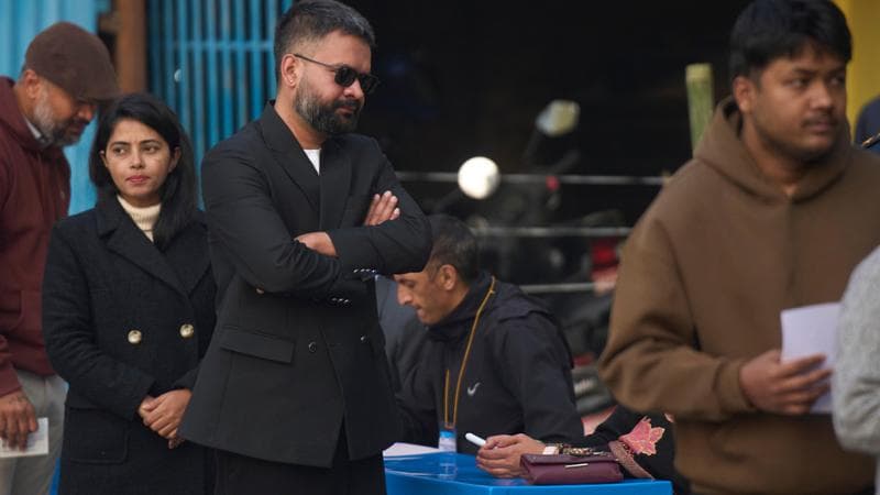 Il Nepal si prepara alle elezioni dopo le manifestazioni della Generazione Z: l'ex rapper tra i candidati principali. 1