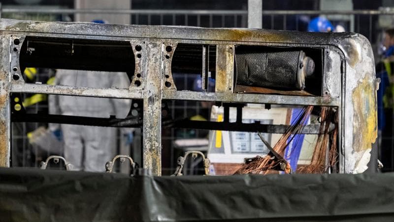 Incendio su un autobus in Svizzera, passeggeri in preda al panico: “Ho assistito a persone in fiamme” 1