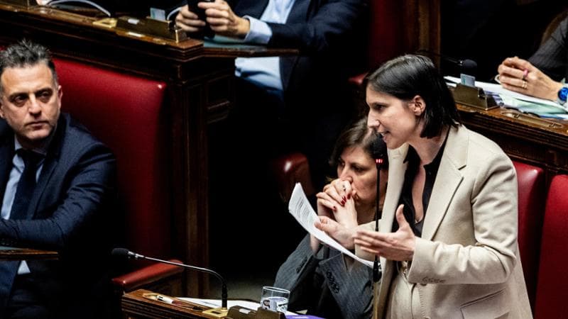 Iran, l'opposizione: "Meloni prosegue nella fuga". E Renzi critica Tajani. 1