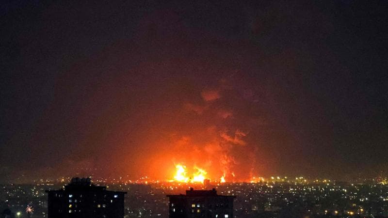 Iran, Pezeshkian si avvicina al Golfo mentre i pasdaran continuano le loro azioni. Attaccato il settore petrolifero di Teheran. 1