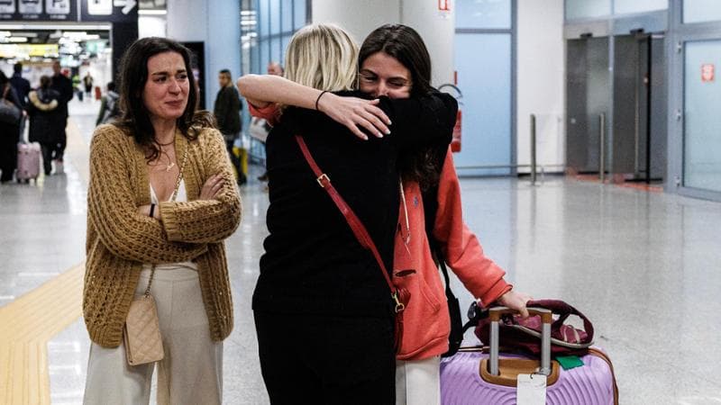 Italiani nel Golfo, primi rientri avviati, ma migliaia rimangono in attesa. “È complesso assisterli tutti” 1