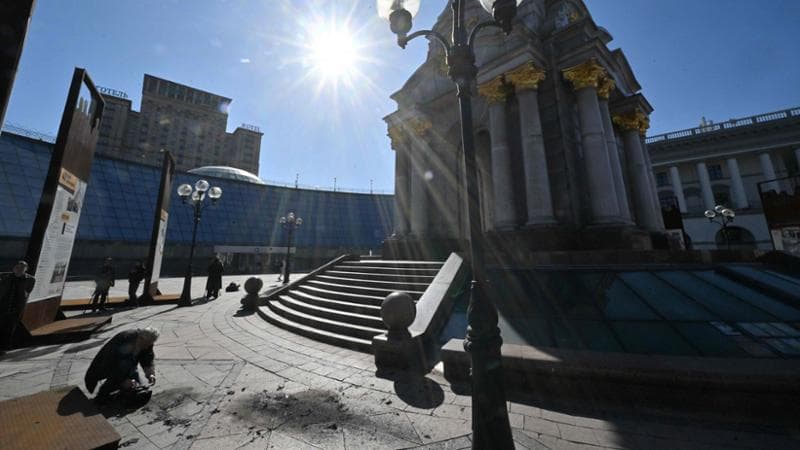 Kiev, un drone russo sorvola piazza Maidan. "Si trattava di un apparecchio controllato dall'intelligenza artificiale" 3