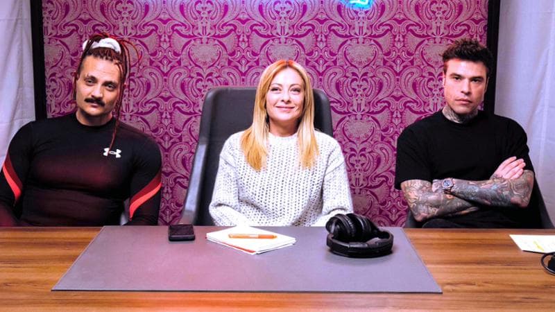 La premier e il rapper. La continua ricerca del "wow" da parte dei politici in crisi. 3