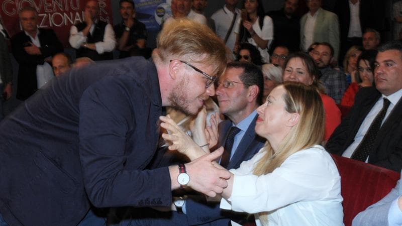 La premier, la provocatrice situazionista e i messaggi notturni 2