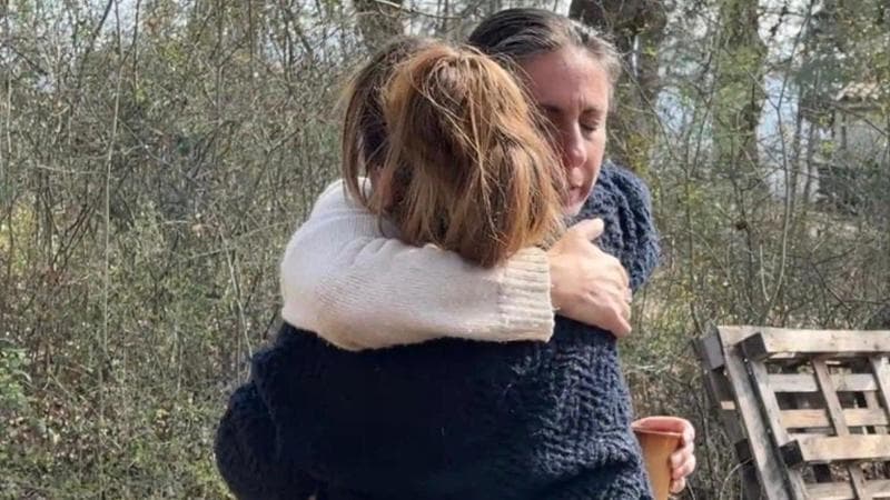 La religiosa di destra, i neorurali e il contadino Osvaldo: il singolare contesto attorno alla dimora nel bosco. 1