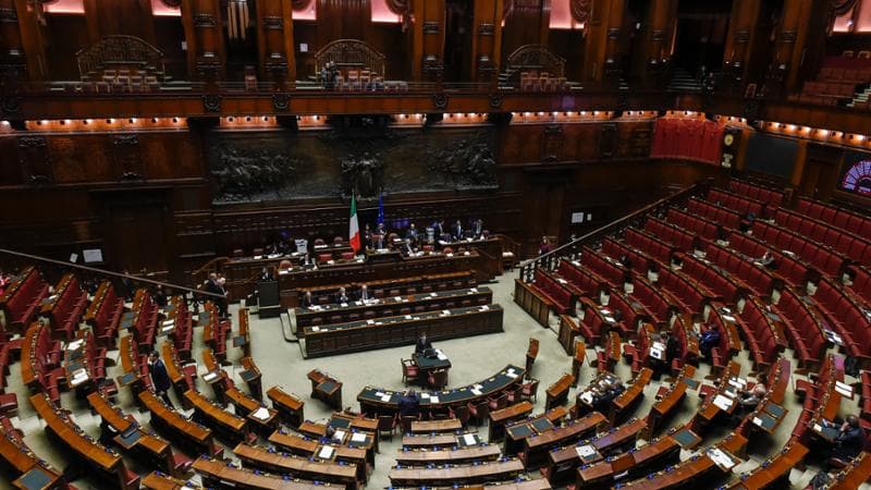 Legge elettorale: quattro relatori al lavoro, ma il percorso si preannuncia difficile. La destra si mostra disponibile a cambiamenti, mentre le opposizioni si oppongono. 2