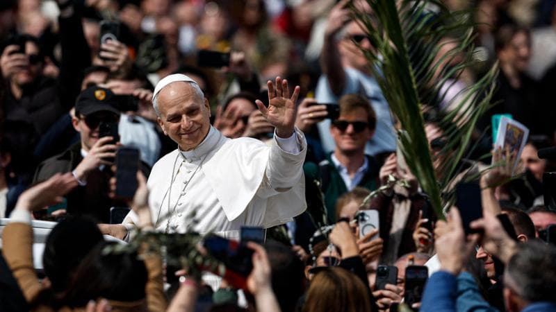 Leone XIV guiderà la Via Crucis, affrontando temi legati alla Terra Santa e al conflitto nelle sue riflessioni. 2