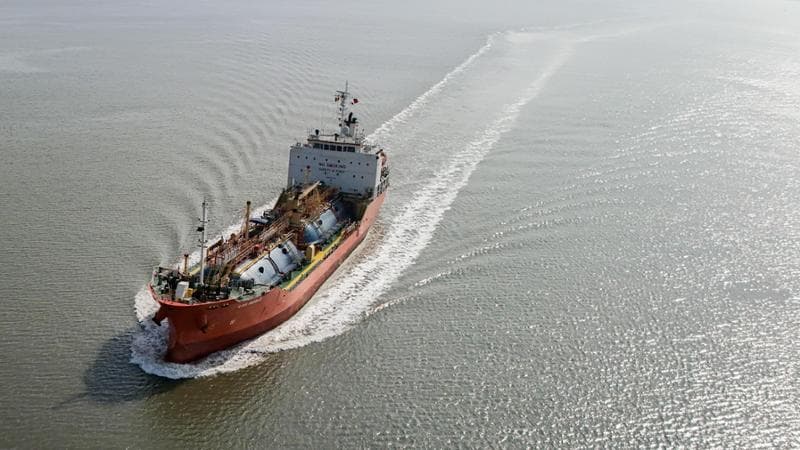 L'Unione Europea esorta i 27 Stati membri a rivedere al ribasso gli obiettivi di accumulo del gas. 2