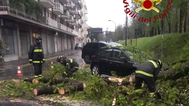Maltempo in Italia: deviazioni nei voli, nevicate a quote basse e intense raffiche di vento. 2