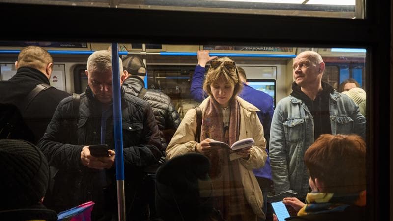 Mappe cartacee, radiocomunicazioni e cercapersone: Mosca ripristina l'analogico dopo quindici giorni senza connessione Internet. 2