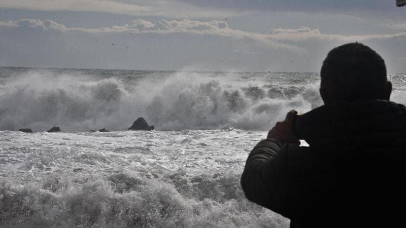 Meteo, ritorno dell'inverno: calo delle temperature, nevicate e onde che raggiungono gli 8 metri. 2