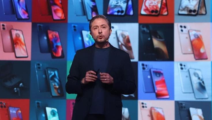 Motorola e l'evoluzione degli smartphone: estetica, intelligenza artificiale e dispositivi indossabili 1