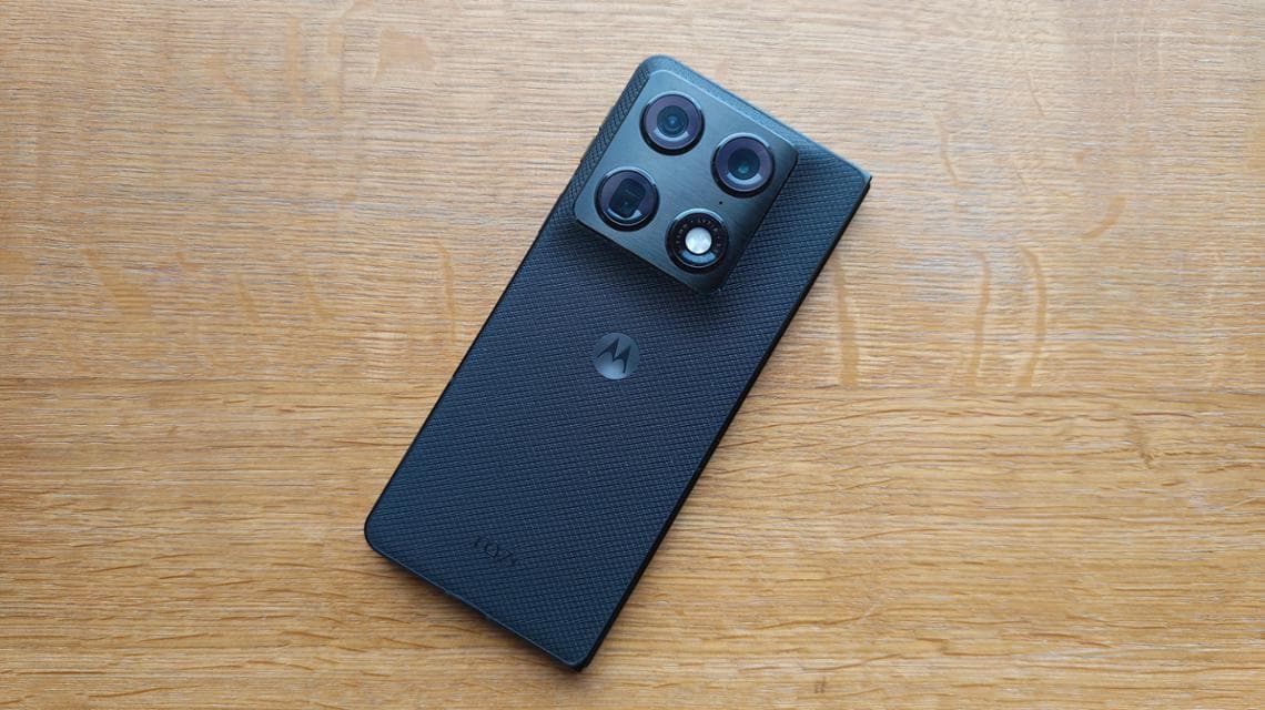 Motorola presenta al MWC 2026: Razr Fold, Edge 70 Fusion e Buds 2 Plus di Bose. 2