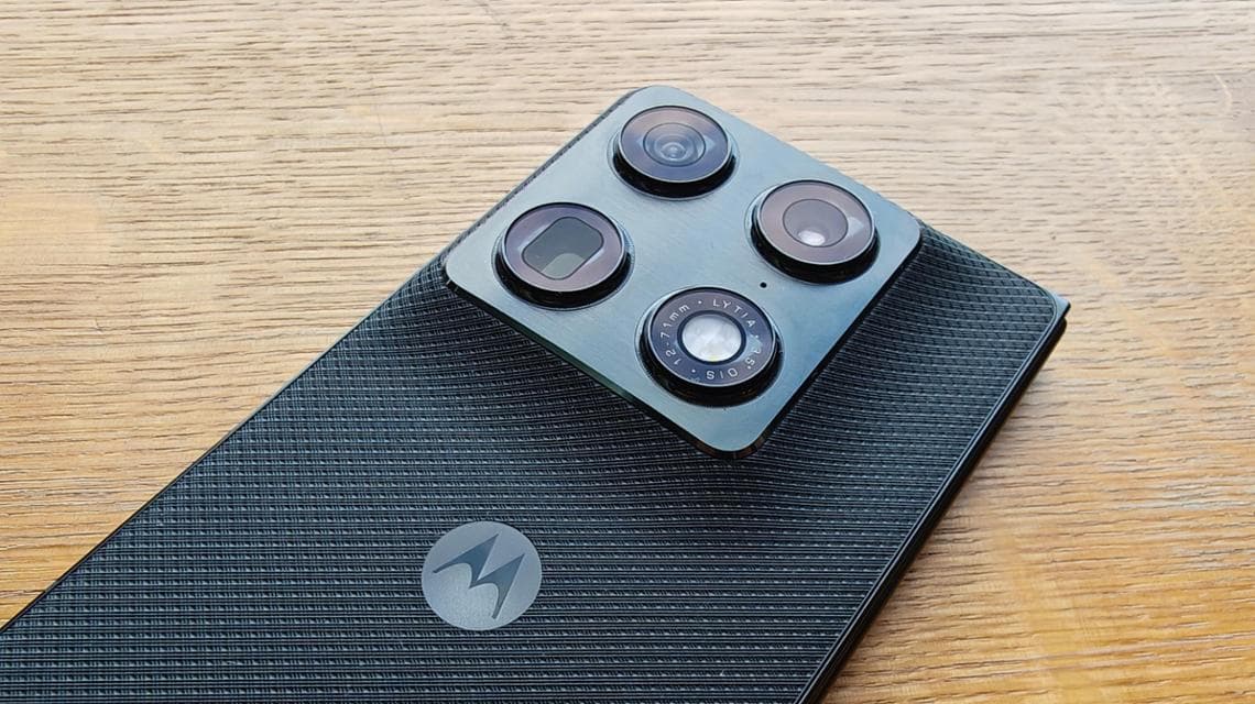 Motorola presenta al MWC 2026: Razr Fold, Edge 70 Fusion e Buds 2 Plus di Bose. 6