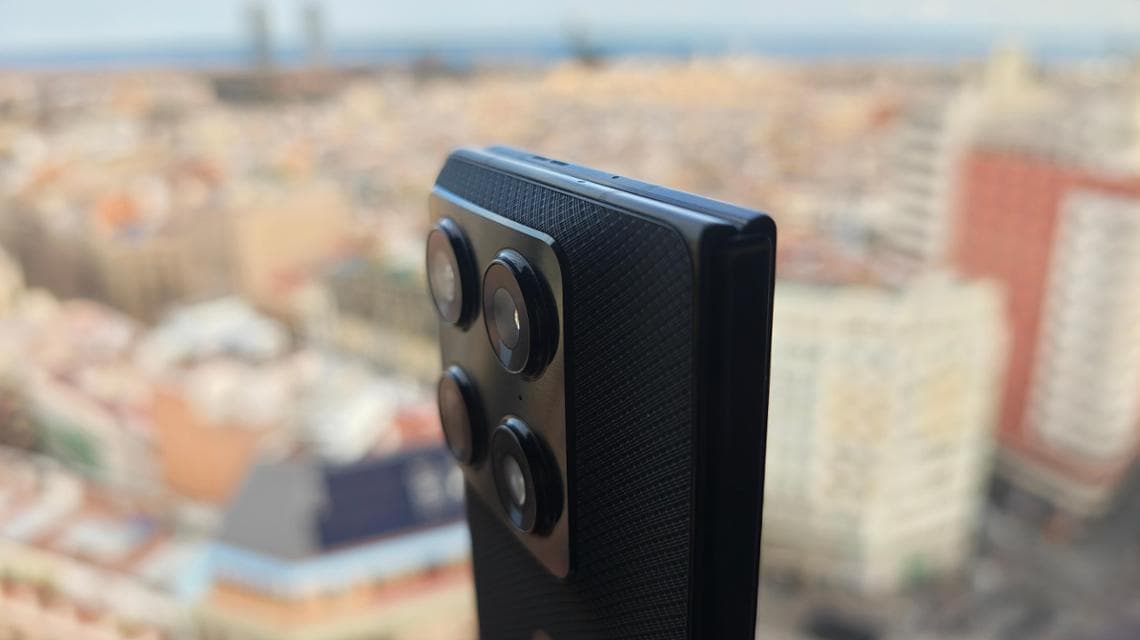 Motorola presenta al MWC 2026: Razr Fold, Edge 70 Fusion e Buds 2 Plus di Bose. 5