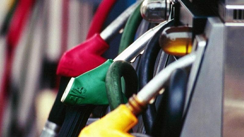 Opposizione attacca il decreto del governo sui carburanti: intervento insufficiente e tardivo, sembra una campagna pubblicitaria. 2