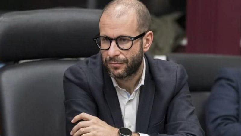 Paragon, Cancellato sotto sorveglianza: rinvenuto un programma nel suo telefono. Servizi segreti: “Non siamo stati noi” 1