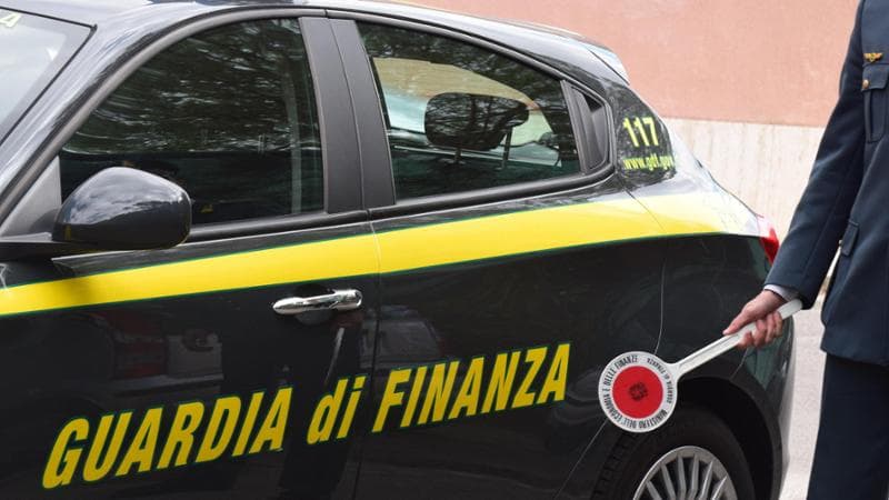Rfi, Difesa e Terna: la Guardia di Finanza esegue perquisizioni per un'inchiesta su corruzione, 26 persone sotto indagine. 2
