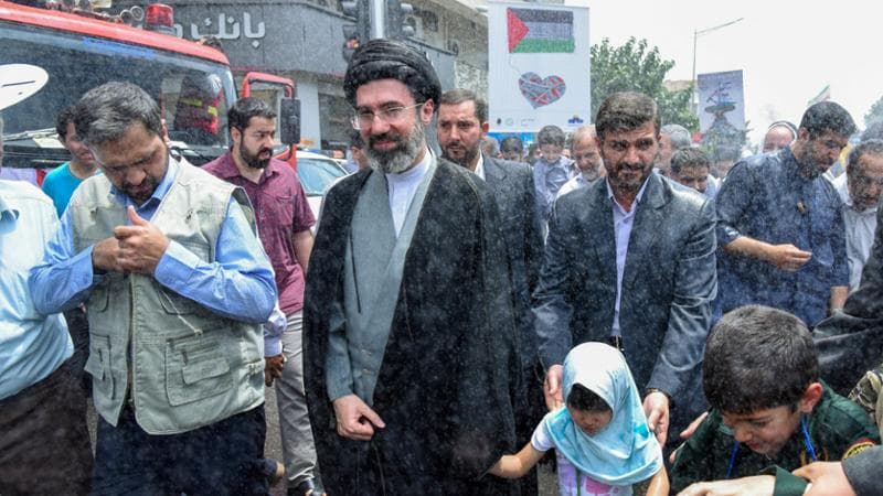 Teheran, Khamenei colpito ma in salvo: le condizioni per raggiungere una tregua 1