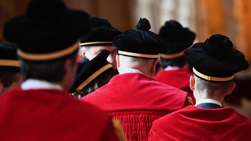 Tre figli condannati per aver tentato di rivelare il tradimento del padre tramite intercettazioni illegali. 2