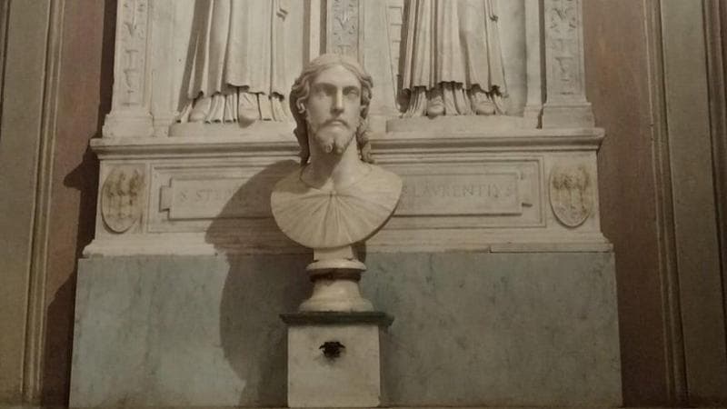 "Un busto nella basilica di Sant’Agnese a Roma potrebbe essere attribuito a Michelangelo" 1