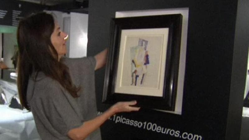 A Parigi si svolge una lotteria per raccogliere fondi per la ricerca sull'Alzheimer, con in palio un'opera di Picasso del valore di 100 euro. 2