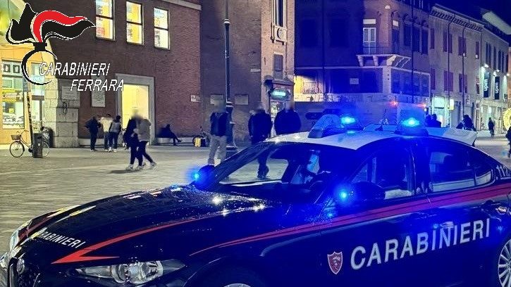 Aggressione a personale sanitario e carabinieri in centro: un 23enne arrestato a Ferrara. 1