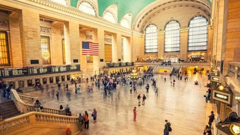 Aggressione con coltello alla stazione Grand Central di New York: tre persone in condizioni critiche. 2