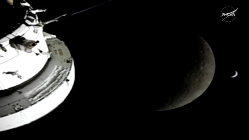 Allineamento tra la Luna e la falce di Terra: immagine catturata da Artemis durante la missione storica. 2