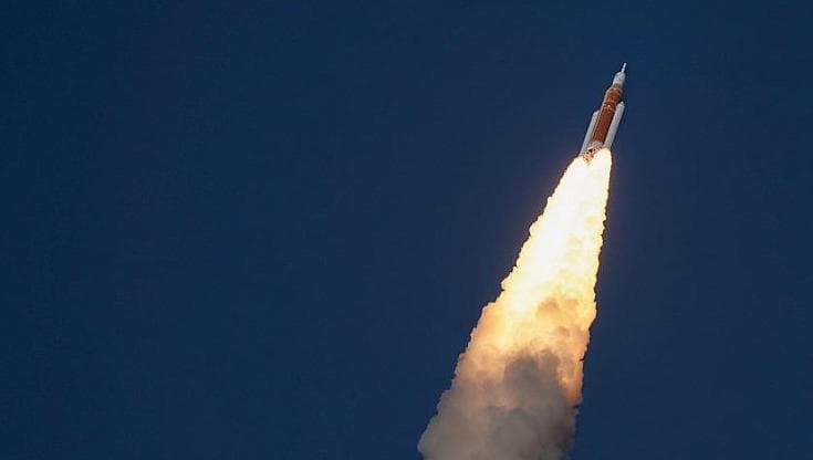 Artemis 2 è decollata, obiettivo luna entro il 2030: incertezze su normative, spese e sicurezza. 2