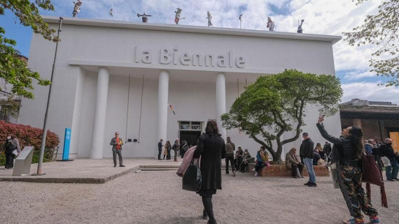 Biennale, Meloni si dissocia: "È un ente indipendente". Lega alla Commissione Ue: no alla riduzione dei finanziamenti. 3