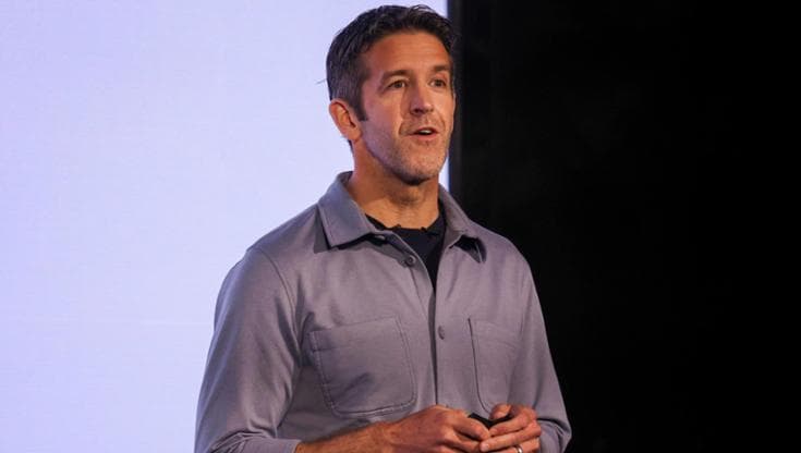 Chi è John Ternus, il futuro amministratore delegato di Apple che succederà a Tim Cook? 2