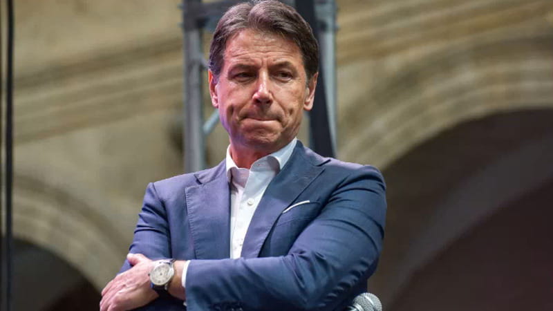 Conte rinvia il confronto con le opposizioni a dopo giugno. Prodi critica l'idea delle primarie in questo momento. 2