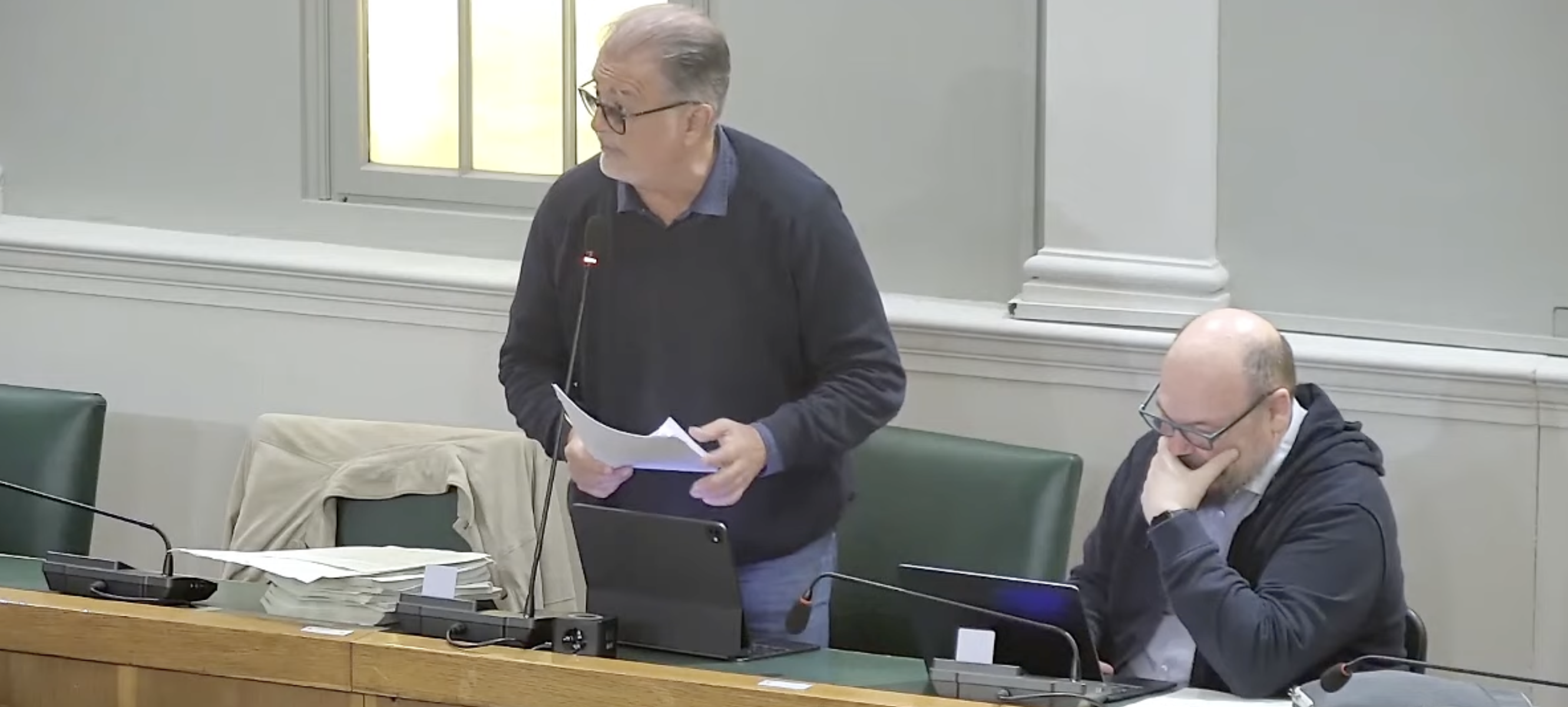 Deficit di bilancio, ma emergono 8 milioni. L'opposizione abbandona l'aula. 1