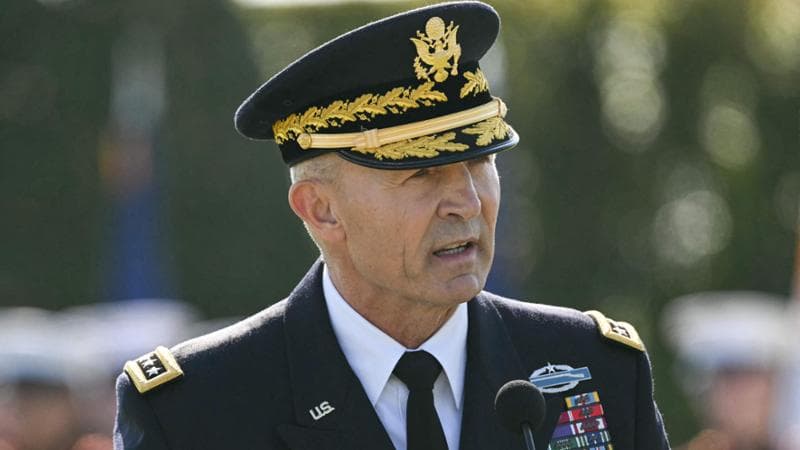 Dimissioni immediate del comandante dello Stato maggiore dell'esercito statunitense a seguito della richiesta di Hegseth. 2