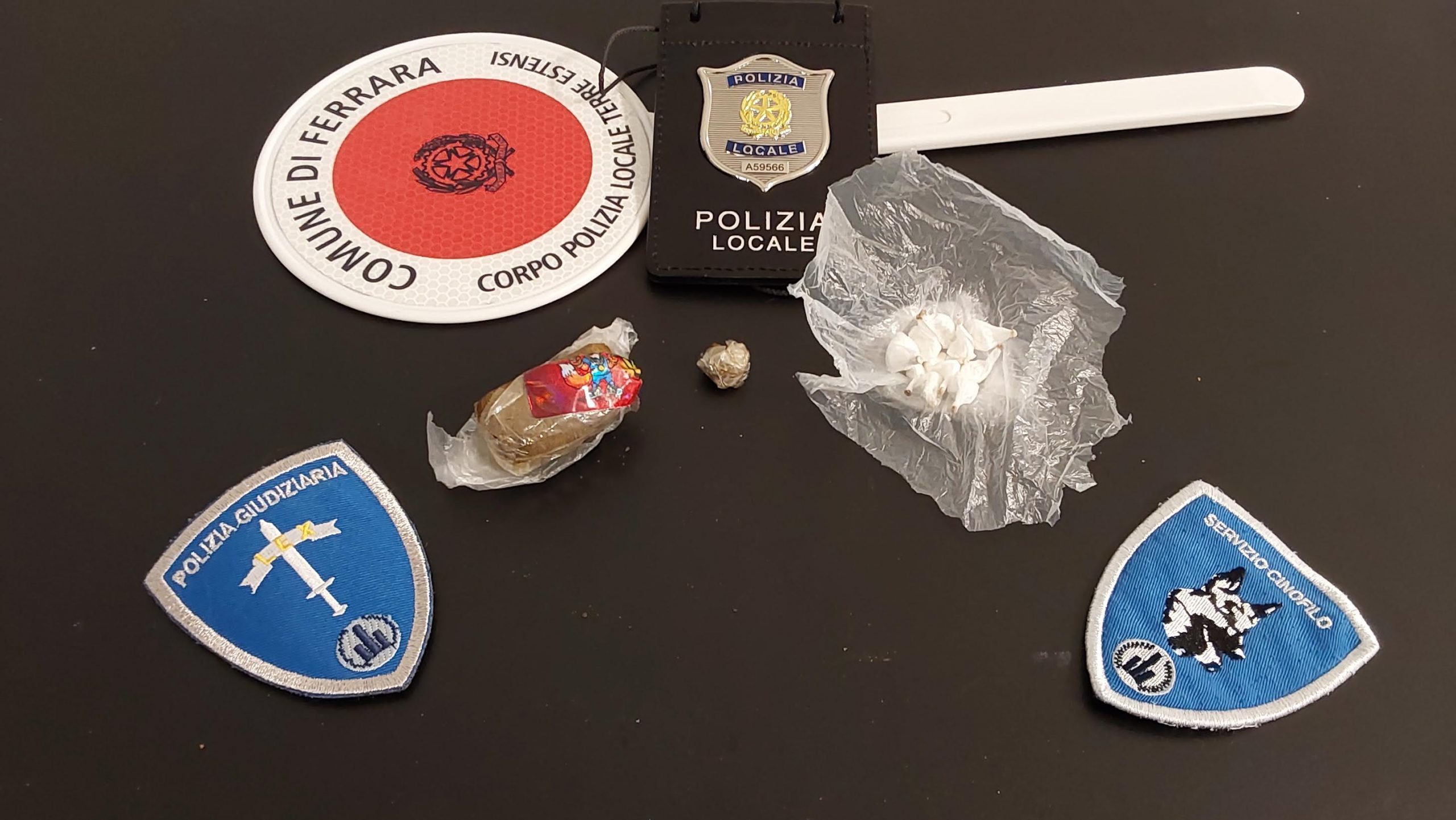 Evasione dalle Mura e sostanze stupefacenti occultate tra i rifiuti: denunciato spacciatore 1