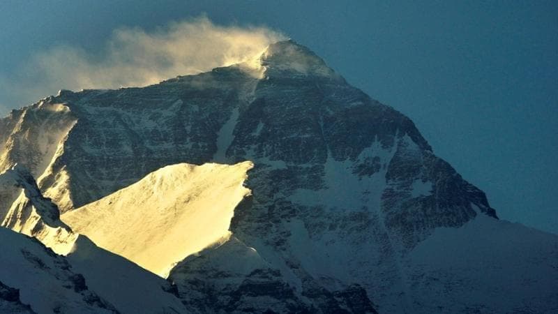 Everest, guide accusate di avvelenare turisti per frodare le assicurazioni: 32 indagati. 2