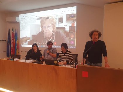 I servizi educativi rappresentano una risorsa collettiva. I servizi educativi rappresentano una risorsa collettiva. 2