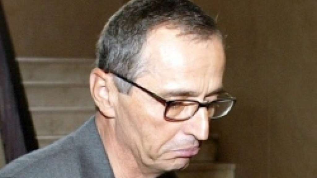 Il medico sportivo Ferrari ha sporto denuncia per diffamazione aggravata contro due giornalisti accusati di doping. 1